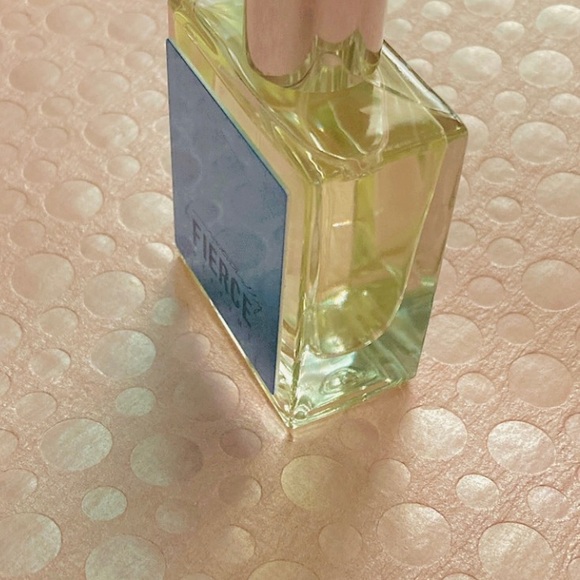 ABERCROMBIE & FITCH NATURALLY FIERCE - Picture 3 of 6